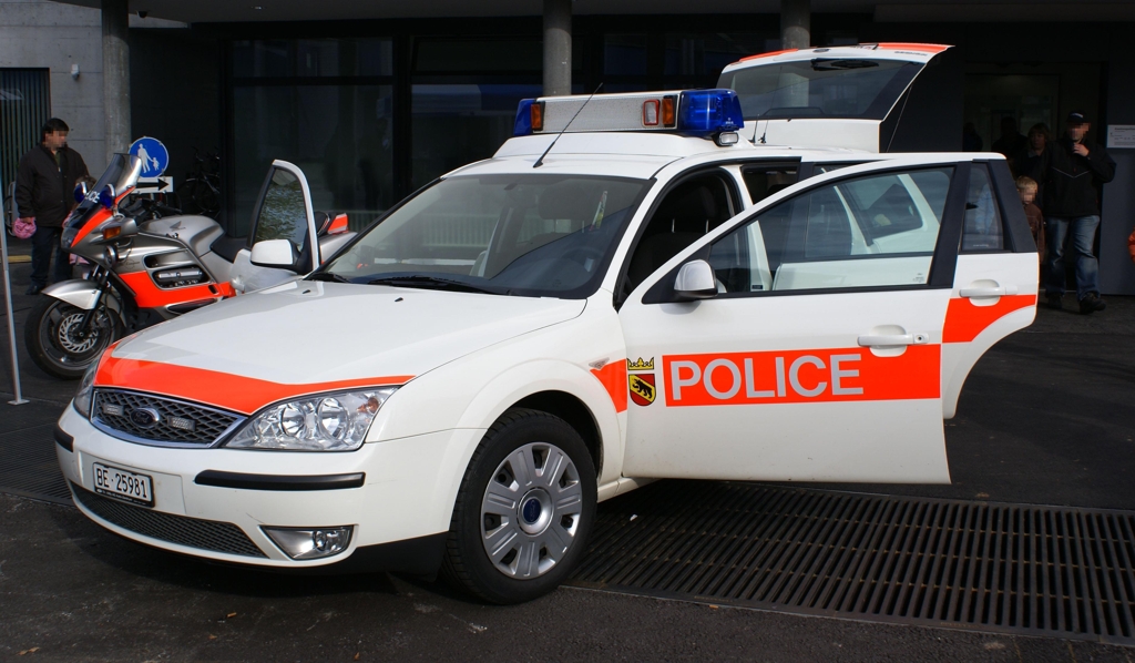 스위스 경찰 차량 [출처:Wikimedia Commons]