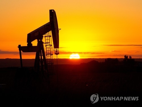 국제유가, 미중 무역전쟁 확전에 급락…WTI 5%↓ - 1