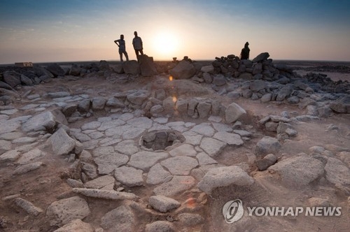 1만4천500년전 빵 흔적이 발견된 검은사막 수렵 유적지
