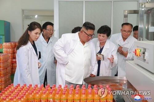 북한 김정은, 송도원종합식료공장 시찰