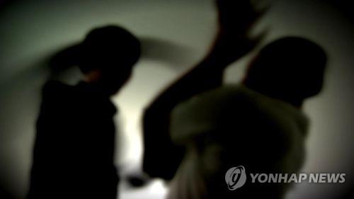 버스터미널서 '묻지마 폭행' 60대 정신질환자 징역1년6개월 - 1