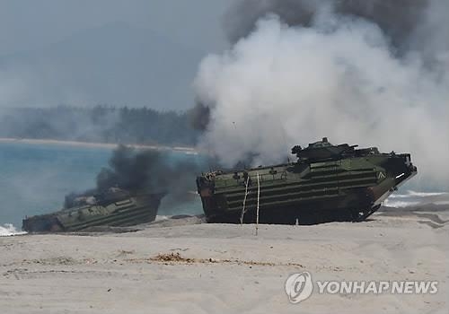 남중국해 연안서 필리핀, 美日과 합동 군사훈련