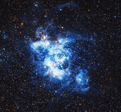 삼각형자리 은하 내에 있는 NGC 604의 가스가 집적돼 있는 이미지