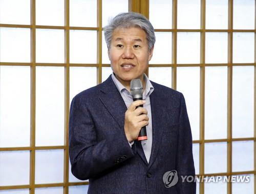 기자간담회 하는 김수현 정책실장