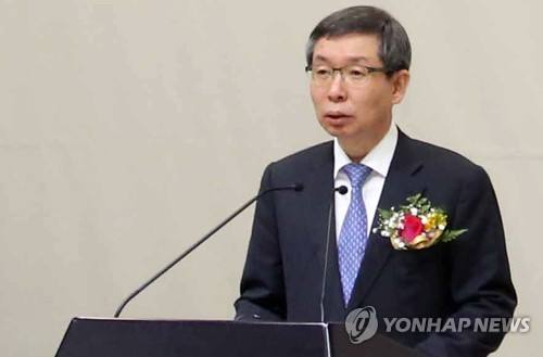 인삿말하는 김형천 창원지방법원장