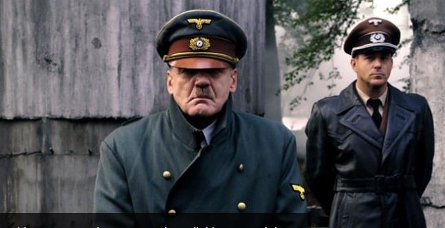영화 '다운폴'에서 아돌프 히틀러로 출연한 브루노 간츠(왼쪽) [출처:BBC 캡처]