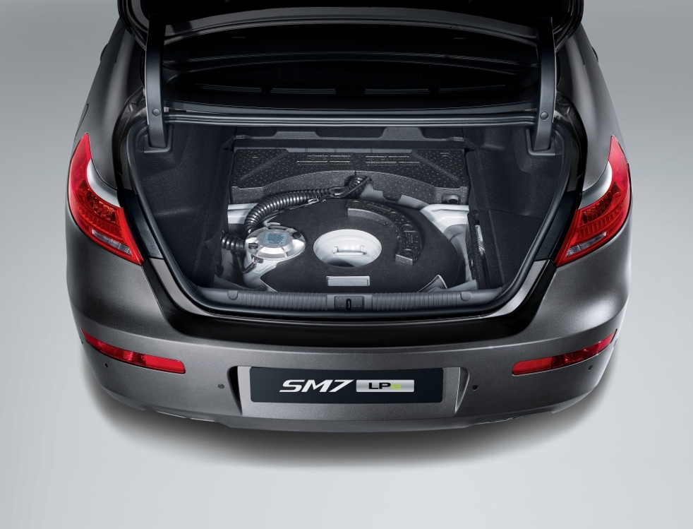 SM7 LPG 모델 트렁크