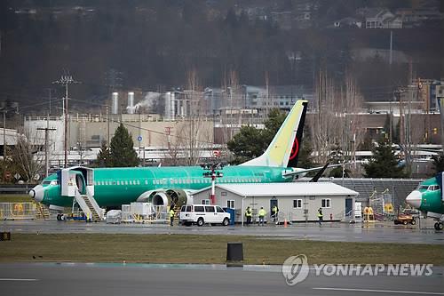 보잉 제조창에서 건조 중인 737 맥스 8 기종