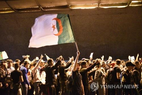 알제리 대통령 퇴진요구 시위