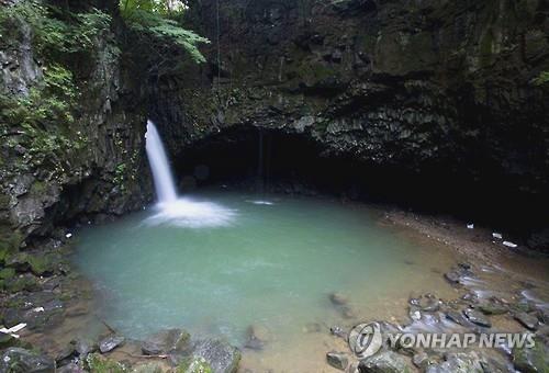 한탄강 비둘기낭 폭포
