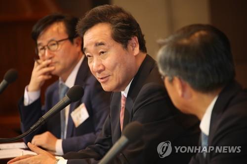 이낙연 총리, 편집인협회 토론회 참석