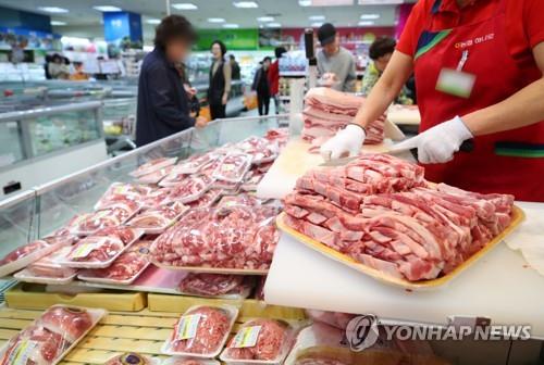 서울의 한 대형마트에서 파는 돼지고기