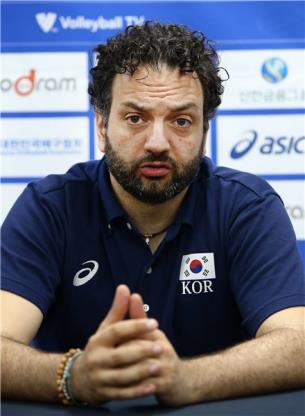 라바리니 한국 여자배구 대표팀 감독