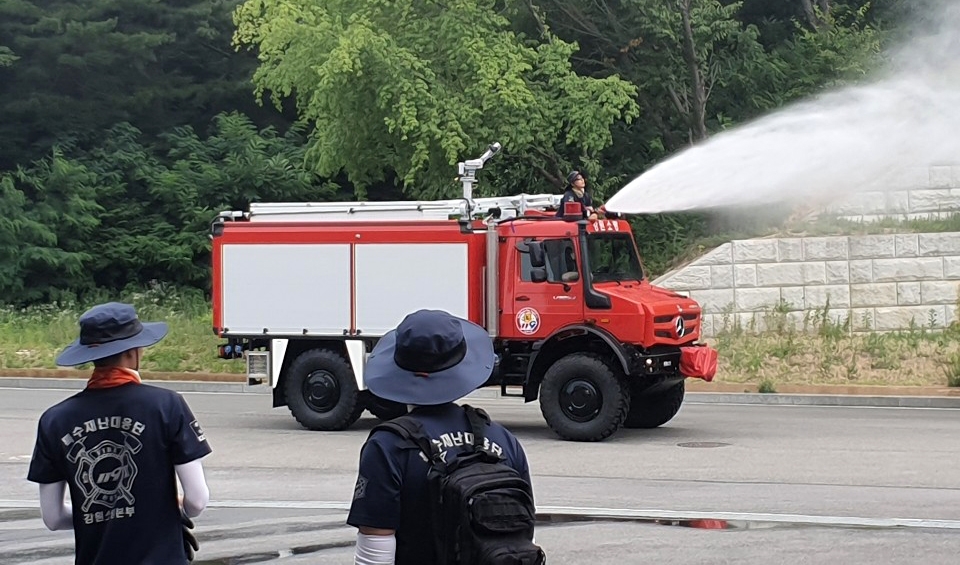 전국 최초 산불 전문 진화차