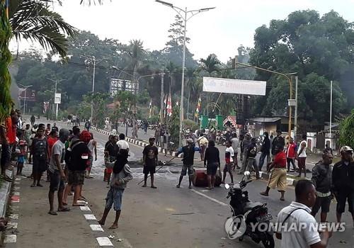 서파푸아주 마노콰리에서 벌어진 반정부 시위