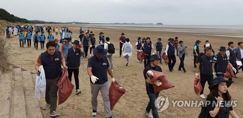 지난해 태안 몽산포 해변에서 열린 연안 정화의 날 행사