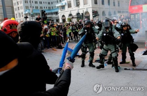 시위 진압에 나선 홍콩 경찰
