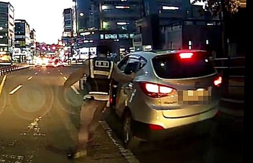 부모 차 몰다 5대 추돌사고 낸 중학생