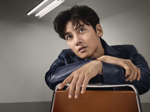 지창욱