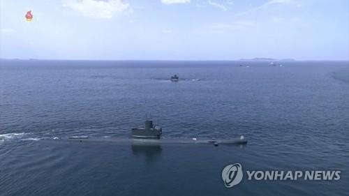 북한, 신포급 잠수함 운항 장면 공개