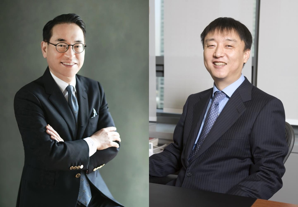 홍원표 삼성SDS 대표이사 사장(왼쪽)과 이준호 NHN 회장 