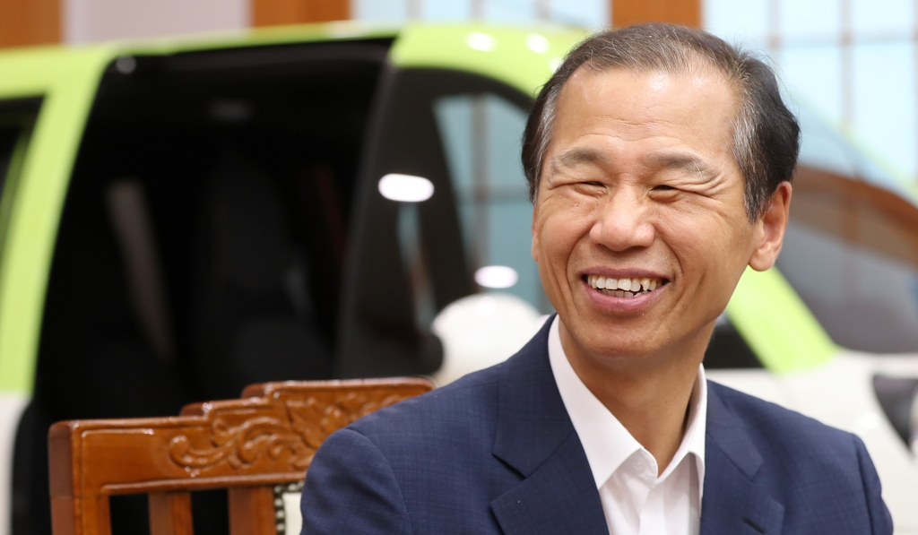 웃음 짓는 최문순 강원도지사