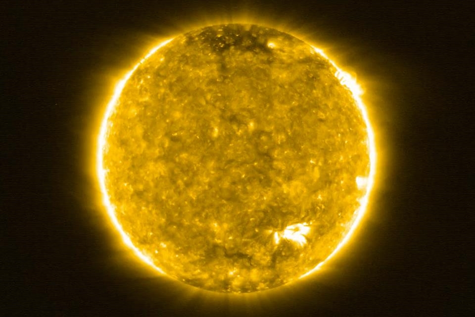 솔라 오비터가 잡은 최근접 태양 이미지 
