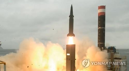 군, 800km 탄도미사일 전력화 비행시험 영상 공개