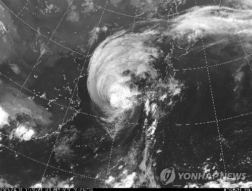 제10호 태풍 하이선의 위성사진(7일 오전 5시20분 현재)