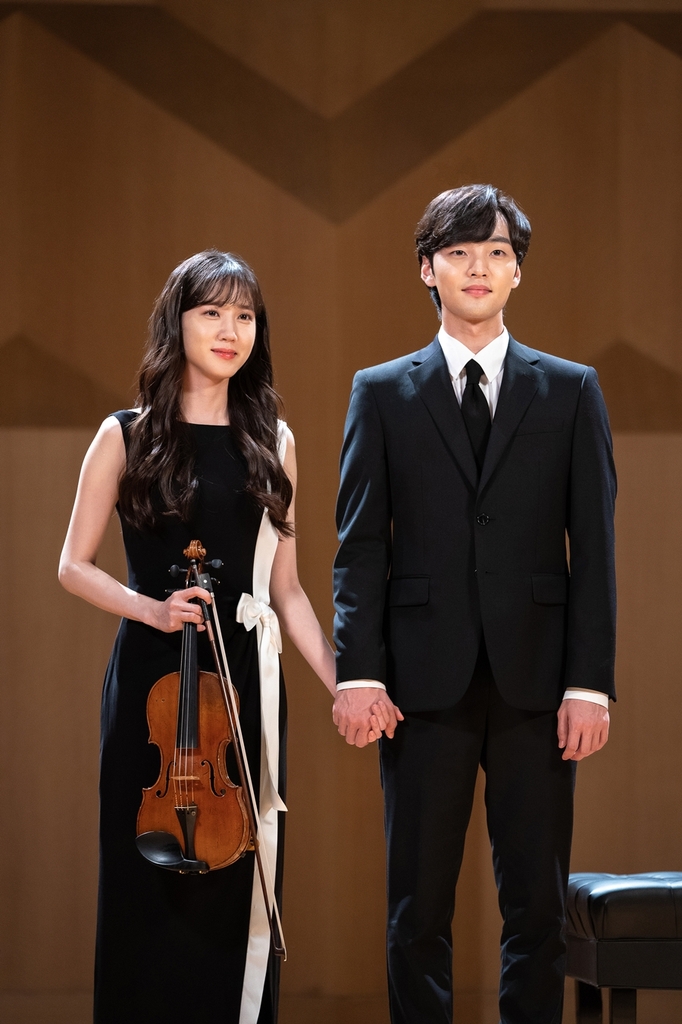 SBS '브람스를 좋아하세요?'의 배우 박은빈(왼쪽)과 김민재(오른쪽)