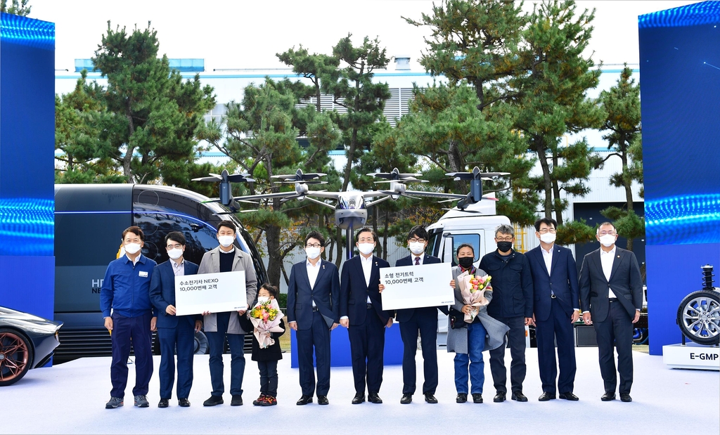 수소차·1t 전기화물차 1만호차 전달식