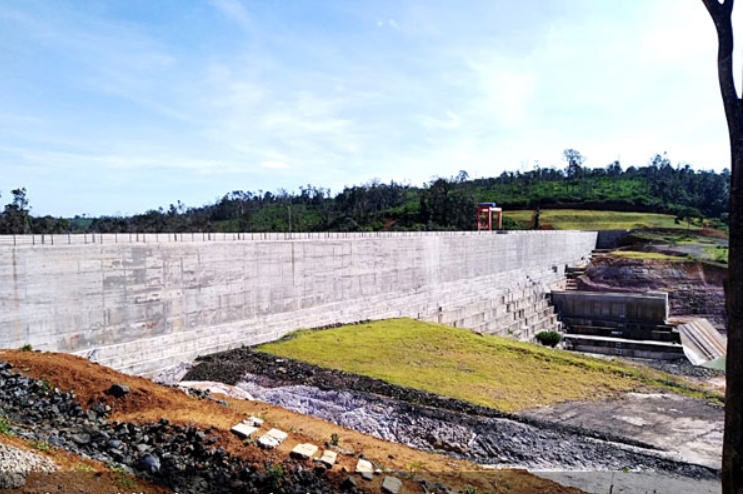 콘크리트로 재건된 라오스 보조댐