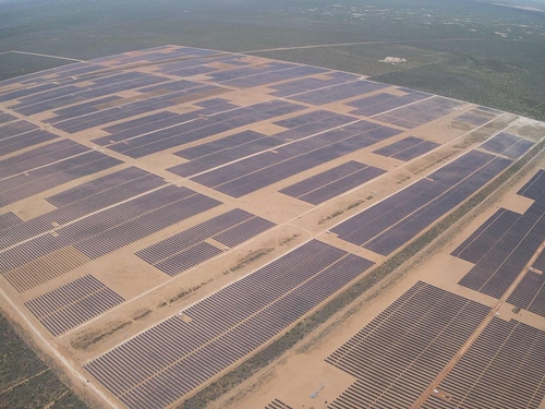 한화에너지(174파워글로벌)가 개발, 운영 중인 미국 텍사스주 Oberon 1A(194MW) 태양광발전소 전경[한화에너지 제공. 재판매 및 DB 금지]