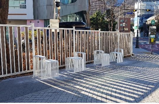 에스엠금거래소 골드유가 기부한 벤치