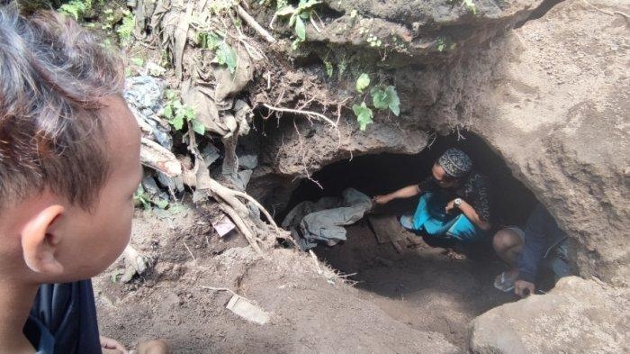 인니 동부 자바 주민, 배수로 파다 석굴무덤 발견…"뱀굴인 줄"