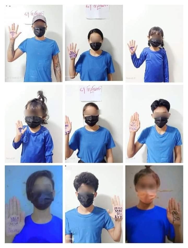 푸른 셔츠를 입고 구금된 이들의 석방을 촉구하는 미얀마 시민들.2021.4.21