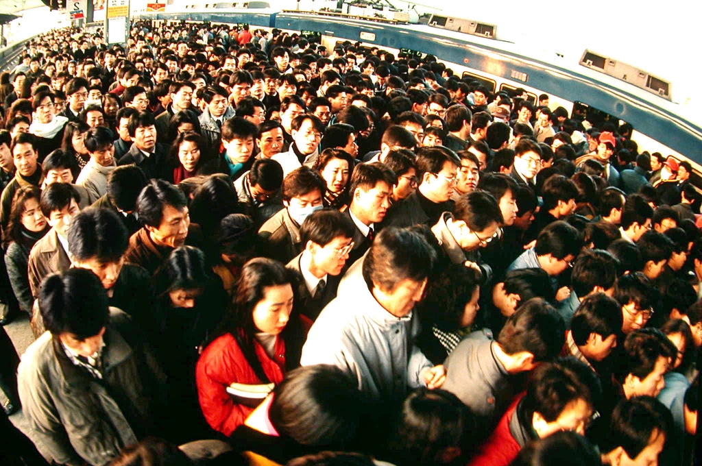 출근 승객들로 혼잡한 신도림역. 1993년 [연합뉴스 자료사진]