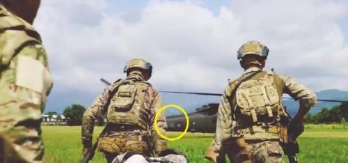 미군과 훈련 중인 대만군 블랙호크 헬리콥터(노란색 원)
