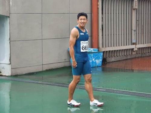 아쉬워하는 김국영