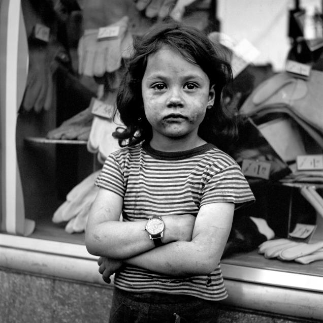 비비안 마이어, 캐나다, 1955년 ⓒEstate of Vivian Maier, Courtesy of Maloof Collection and Howard Greenberg Gallery, NY