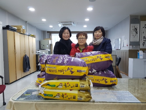 밀양시 여성회관 수강생 동아리, 사랑의 쌀 120㎏ 기탁 - 1