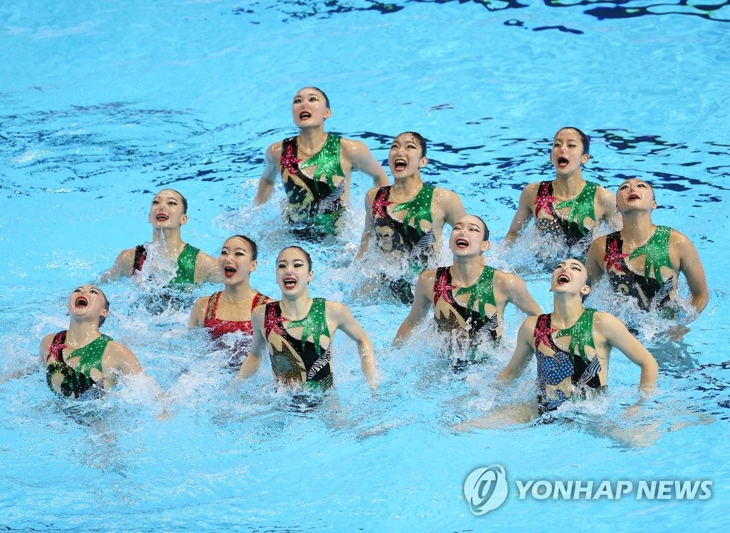 La selección de natación sincronizada de Corea del Sur para el Campeonato del Mundo de la Federación Internacional de Natación (FINA) 2019 realiza una actuación, el 20 de junio de 2019, en el Gimnasio Yeomju, en la ciudad de Gwangju.
