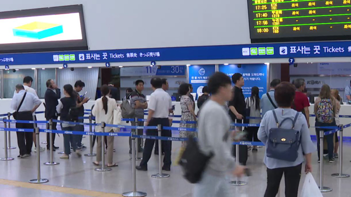 짧은 연휴에 줄어든 외국행…국내 여행지는 예약 급증