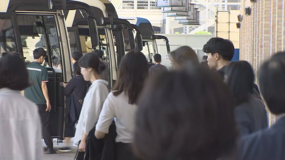 조금씩 붐비는 강남터미널…일부 노선 매진
