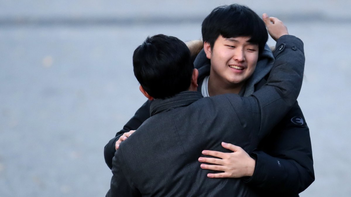 "끝났다!"…수능 마친 수험생들 가벼워진 발걸음