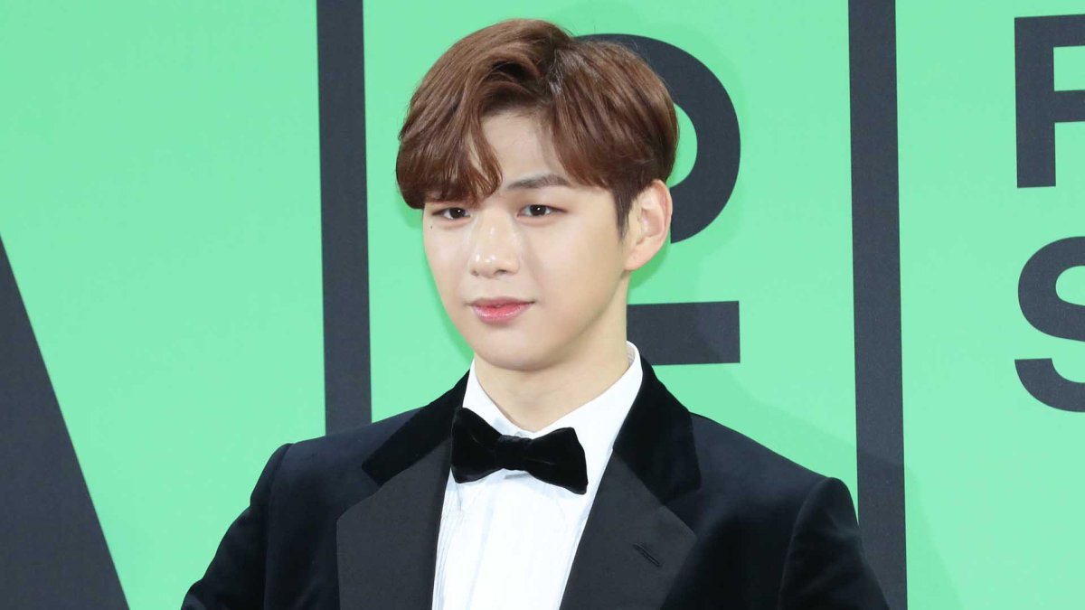 강다니엘, 우울증·공황장애로 활동 중단