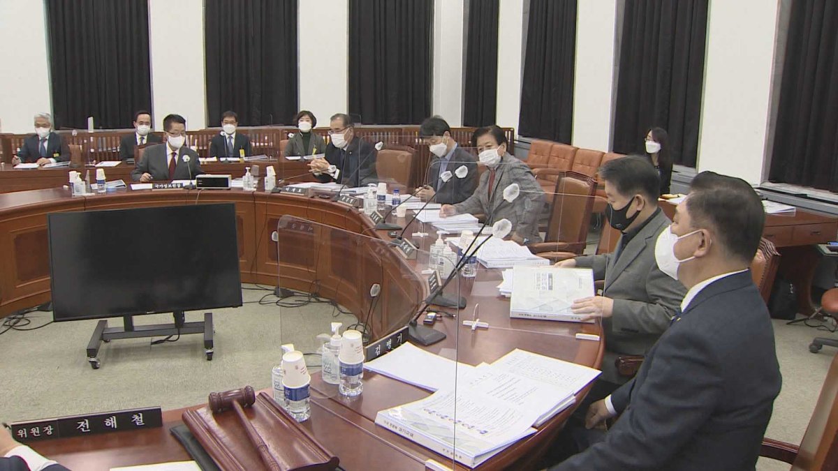 정보위 전체회의…與 국정원법 단독처리 시도