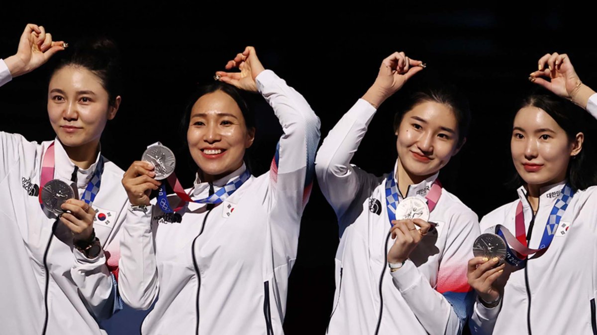 여자 에페, 에스토니아에 석패…아쉬운 은메달