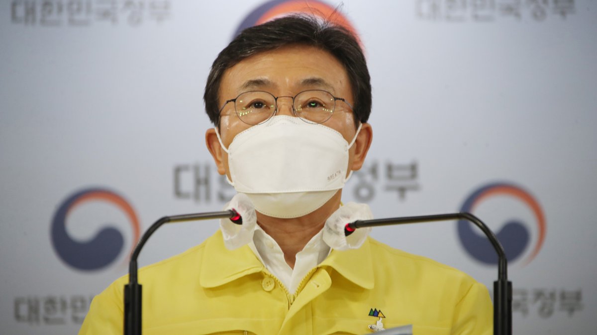 "국민 80% 접종목표…70% 완료시 단계적 일상회복"