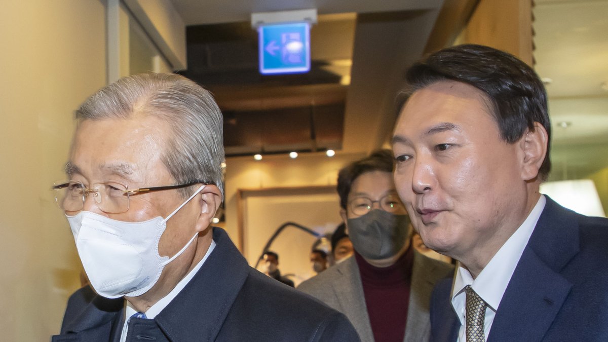 김종인 "돕겠다 한 적 없어"…말 아끼는 윤석열